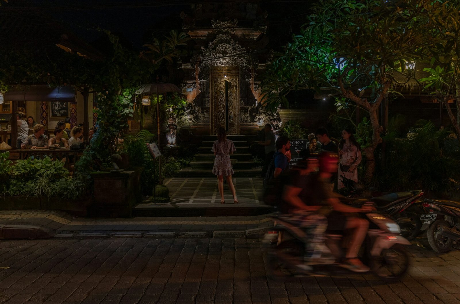 Read more about the article Must Visit Restaurants in Bali